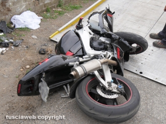 Moto contro un muro
