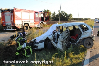 Tuscania - Moto si schianta contro auto, due morti