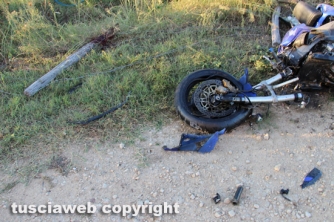 Tuscania - Moto si schianta contro auto, due morti