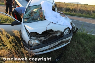 Tuscania - Moto si schianta contro auto, due morti