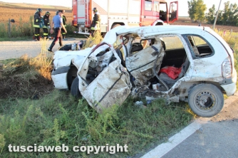 Tuscania - Moto si schianta contro auto, due morti