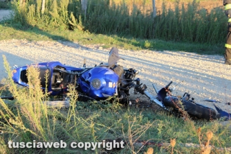 Tuscania - Moto si schianta contro auto, due morti