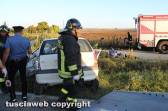 Tuscania - Moto si schianta contro auto, due morti