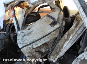 Tuscania - Moto si schianta contro auto, due morti