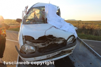 Tuscania - Moto si schianta contro auto, due morti