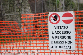 Viterbo - Un vecchio muro in peperino è crollato all'interno del posteggio di largo Cavalieri Costantiniani