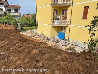 Civita Castellana - Muro crollato in via Puccini