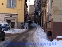 Via orologio vecchio