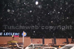 \"Nevica\" carta sulla città