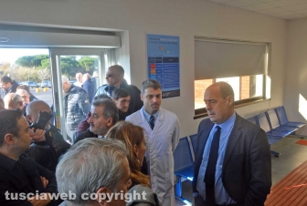 Nicola Zingaretti visita il pronto soccorso di Belcolle
