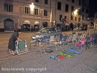 Notte in piazza in attesa del Trasporto