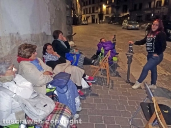 Notte in piazza in attesa del Trasporto