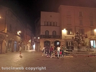 Notte in piazza in attesa del Trasporto