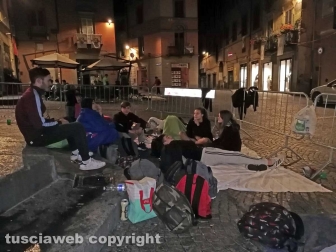 Notte in piazza in attesa del Trasporto