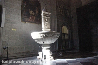 Nuova luce al fonte battesimale del duomo