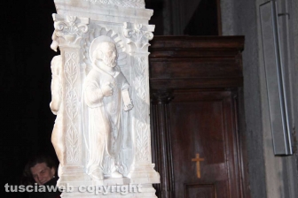 Nuova luce al fonte battesimale del duomo
