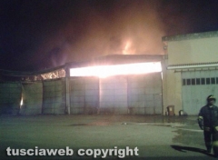 Tarquinia - Officina in fiamme