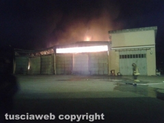 Tarquinia - Officina in fiamme