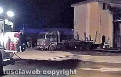 Tarquinia - Officina in fiamme