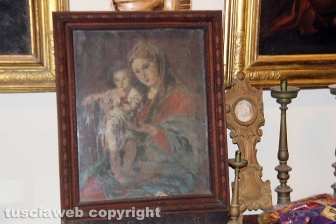 Oggetti sacri restituiti alla curia