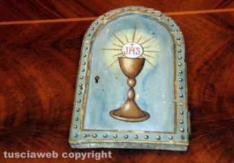 Oggetti sacri restituiti alla curia