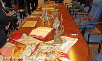 Oggetti sacri restituiti alla curia