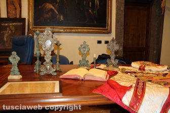 Oggetti sacri restituiti alla curia