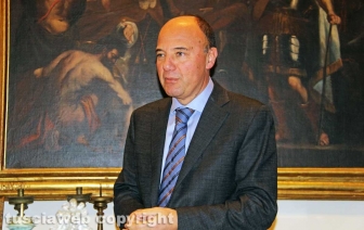 Oggetti sacri restituiti alla curia