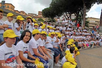 Oltre 250 ragazzi in piazza per rispettare l'ambiente