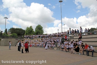 Oltre 250 ragazzi in piazza per rispettare l'ambiente