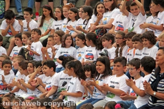 Oltre 250 ragazzi in piazza per rispettare l'ambiente