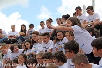 Oltre 250 ragazzi in piazza per rispettare l'ambiente