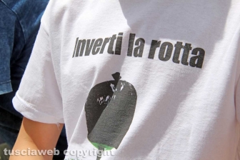 Oltre 250 ragazzi in piazza per rispettare l'ambiente