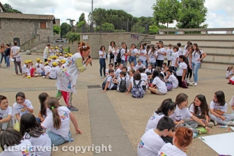 Oltre 250 ragazzi in piazza per rispettare l'ambiente