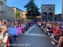 Oltre mille persone in piazza per Alessandra Troncarelli