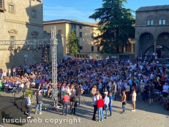Alessandra Troncarelli presenta le liste a piazza San Lorenzo