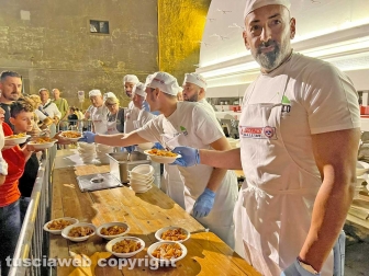 Penne sotto la macchina di Santa Rosa