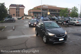 Viterbo - Omicidio in via San Luca - Carabinieri e polizia - Michael Aaron Pang viene portato in caserma
