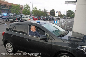 Viterbo - Omicidio in via San Luca - Carabinieri - Michael Aaron Pang viene portato in caserma