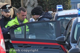 Scacco alla Mafia nel Viterbese - Gli arrestati all'uscita dalla caserma dei carabinieri