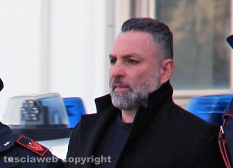 Scacco alla Mafia nel Viterbese - Gli arrestati all'uscita dalla caserma dei carabinieri