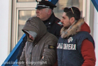 Scacco alla Mafia nel Viterbese - Gli arrestati all'uscita dalla caserma dei carabinieri