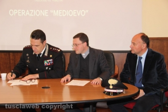 Operazione Medioevo - I reperti del \'500 sequestrati dai carabinieri