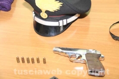 Una delle pistole usate dai rapinatori