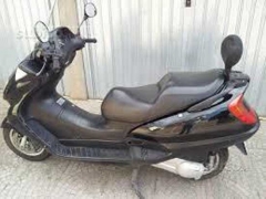 Gli scooter usati dai rapinatori per raggiungere la meta