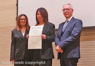 Prefettura - La premiazione di Mariangela Patacchia