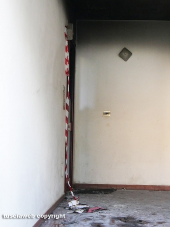 Palazzina in fiamme a Orte