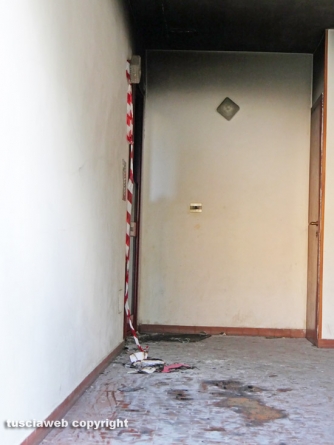 Palazzina in fiamme a Orte