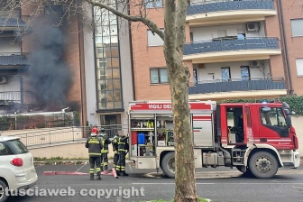 Appartamento in fiamme a Ponte dell'Elce