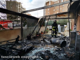 Appartamento in fiamme a Ponte dell'Elce